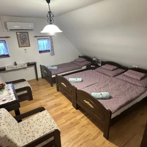 szoba 3 fos tetoteri 3