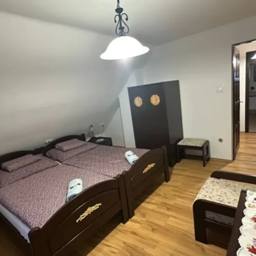szoba 3 fos tetoteri 4